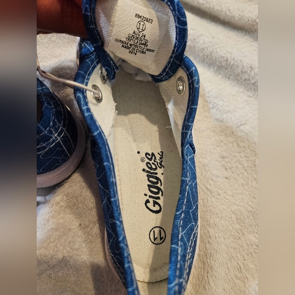 Giggle Girls Denim Blue White Heart Leightweight Bobo Lace-Up Sneakers Size  11 - Picture 8 of 8